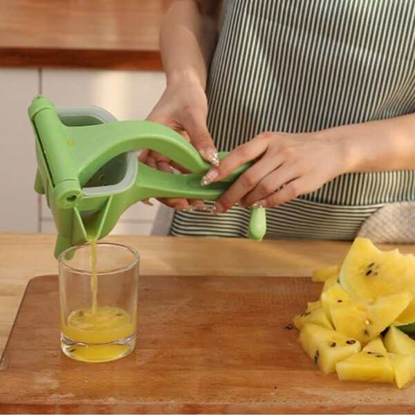 

1pc Plain Manual Juicer, Green