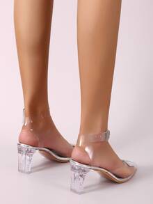 كعب بومبز بكعب سميك بديكور حجر الراين شفاف