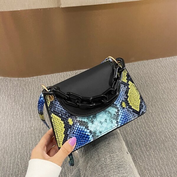 

Chain Decor Snakeskin Print Square Bag, Multicolor