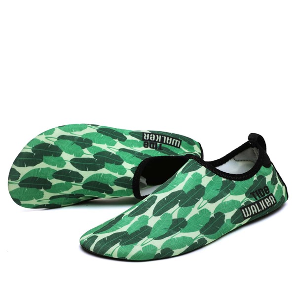 

Leaf Graphic Slip On Water Shoes, Multicolor