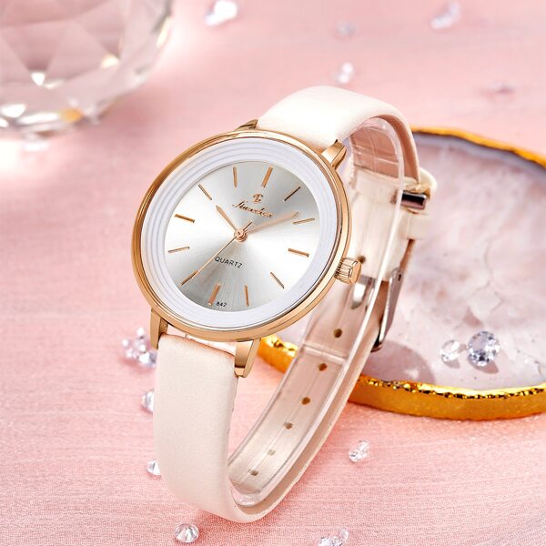 

Round Pointer Quartz Watch