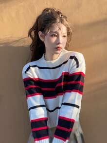 Sweater Crop Bergaris dengan Bahu Jatuh - MultiWarna - View 2