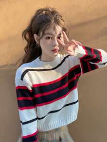 Sweater Crop Bergaris dengan Bahu Jatuh - MultiWarna - View 3