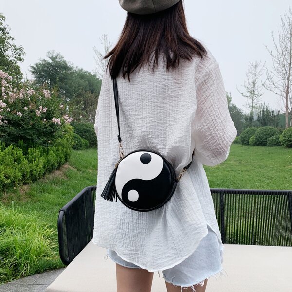 

Yin & Yang Graphic Tassel Decor Circle Bag, Black and white