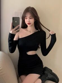 女士夏季套装：荷叶边长袖连衣裙