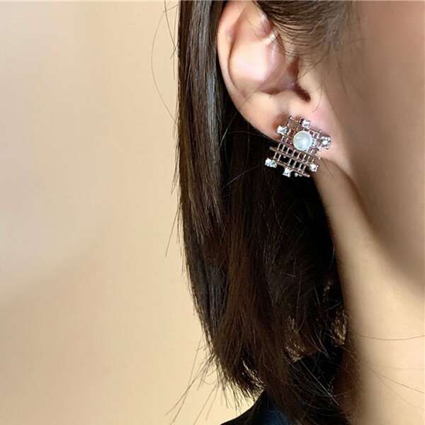 

Faux Pearl Decor Stud Earrings, Silver