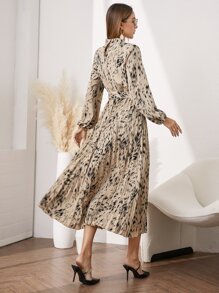 Modelyn 滿版印花燈籠袖繫腰帶連衣裙 - 卡其色 - 查看 2