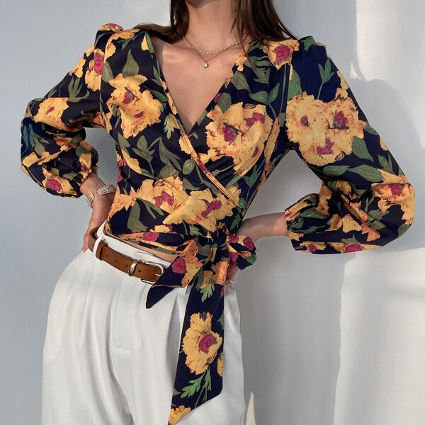 

Allover Floral Print Wrap Tie Side Blouse, Multicolor