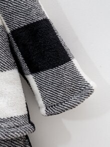 SHEIN 年輕男孩水牛格紋袋式法蘭絨連帽衛衣和褲子