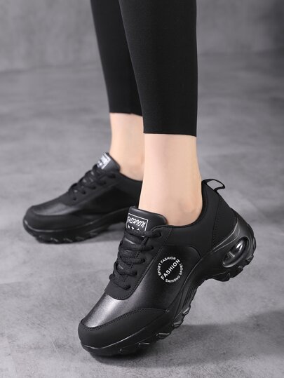 Zapatillas deportivas con cordones en la parte delantera con gráfico de letras, zapatos deportivos casuales con estampado de letras atléticas negras para mujer