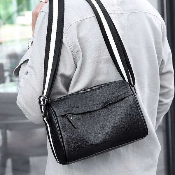 

Men Minimalist Textured Crossbody Bag, Black