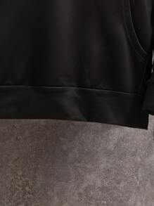 Manfinity Roghcode 男士人像和花卉圖案袋鼠口袋落肩袖抽繩連帽衫 - 彩色 - 查看 3