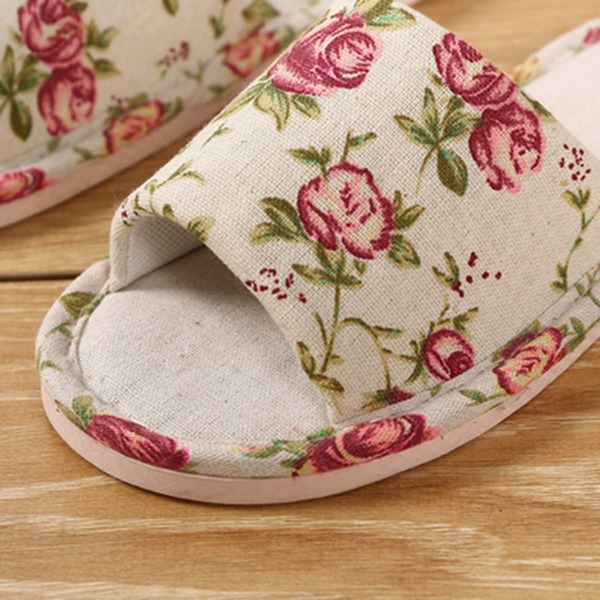 

Floral Pattern Slippers, Beige