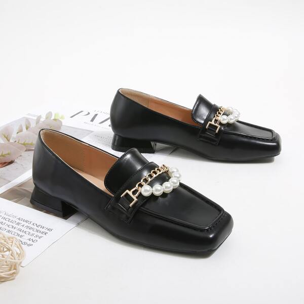 

Chain & Faux Pearl Decor Loafers, Black