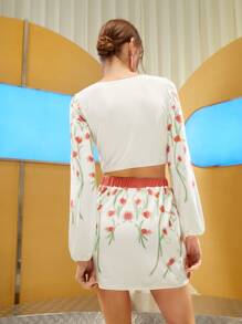 MAPI Floral Print Surplice Neck Lantern Sleeve Crop Top - White - View 2