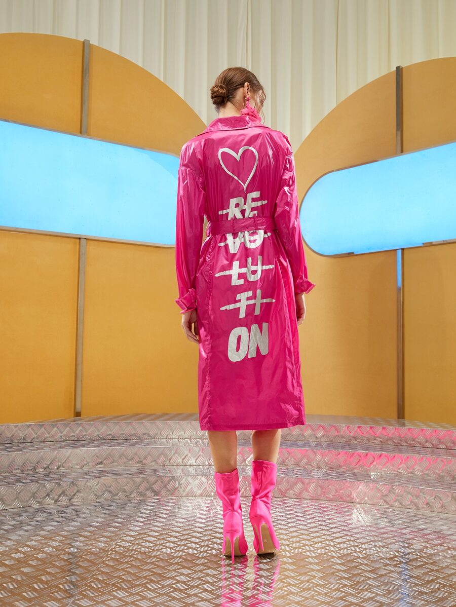 PAOLA DINAZARETH 字母和心形圖案落肩袖腰帶長款外套 - 玫紅色 - 查看 1