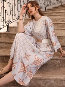 Al Najma Geo Print Notched Neck Batwing Sleeve Kaftan Without Belt - Multicolor - View 4