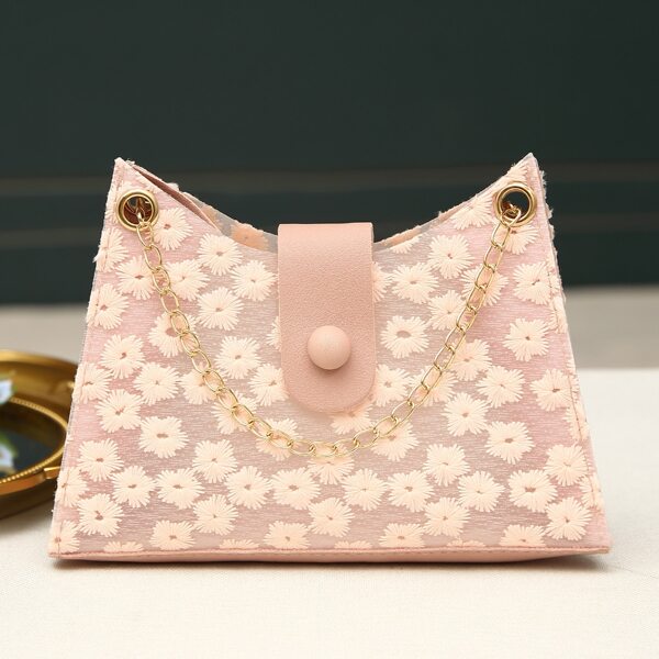 

Floral Graphic Chain Baguette Bag, Pink