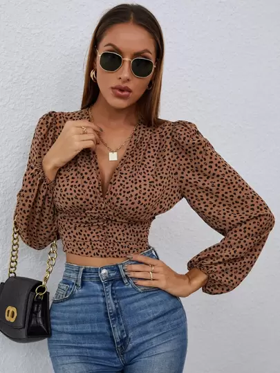 SHEIN Clasi Camisa corta con estampado de manga obispo fruncido trasero