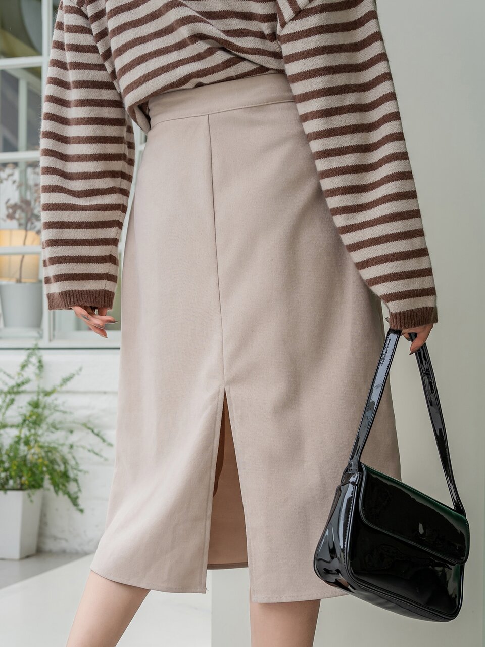 High Waist Slit Back A-line Skirt