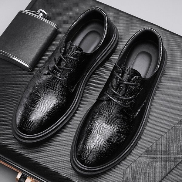 

Men Minimalist Textured Oxford Shoes, Black
