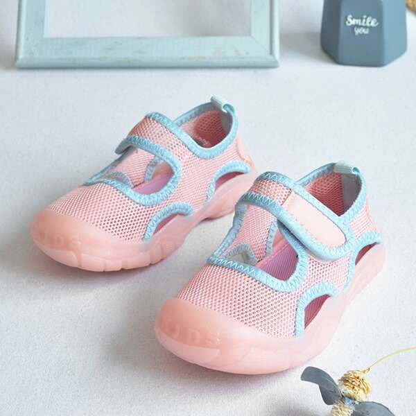 

Girls Cut Out Design Velcro Strap Flats, Pink