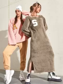 1pc Letter Patched Split Hem Teddy Sweatshirt Dress - Khaki - View 1