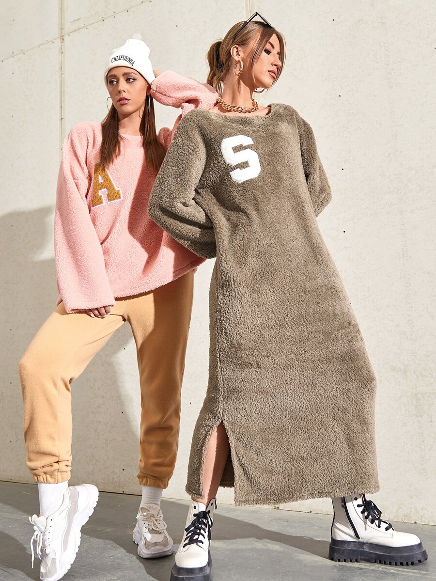 1pc Letter Patched Split Hem Teddy Sweatshirt Dress - Khaki - View 1