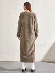 1pc Letter Patched Split Hem Teddy Sweatshirt Dress - Khaki - View 2