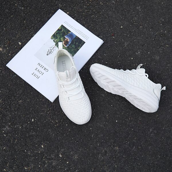 

Minimalist Lace Up Front Sneakers, White
