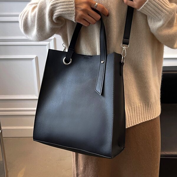 

Minimalist Tote Bag, Black