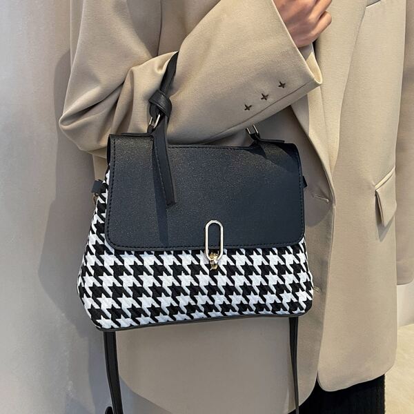 

Houndstooth Pattern Flap Square Bag, Black and white