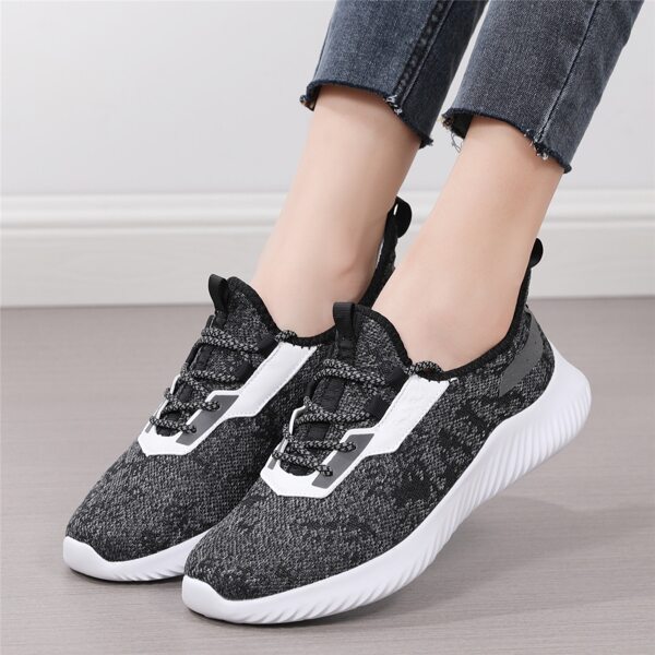 

Minimalist Lace Up Front Running Shoes, Black and white