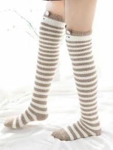 Phim hoạt hình mờ trên tất đầu gối - Nhiều màu - Xem 4