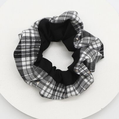 Plaid Pattern Scrunchie