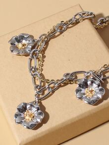 Flower Pendant Layered Necklace - Multicolor - View 3