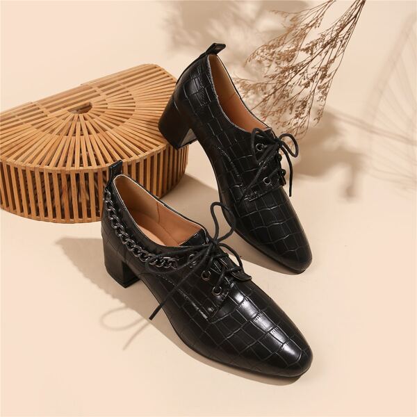 

Crocodile Embossed Chain Decor Oxfords, Black
