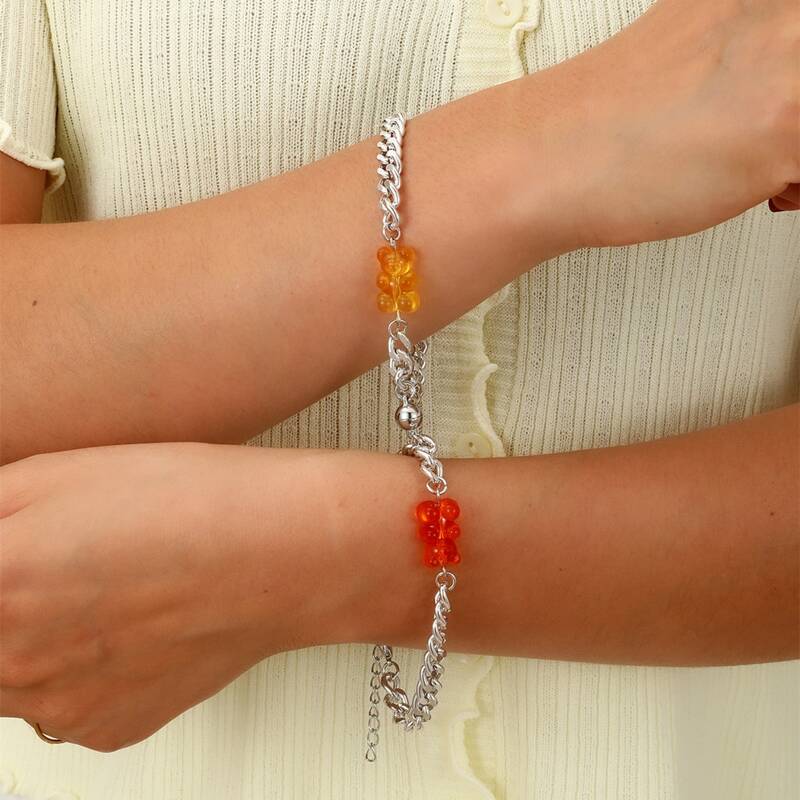 

2pcs Bear Decor Chain Bracelet, Multicolor