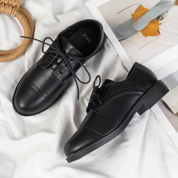 

Lace-up Front Flat Oxfords, Black
