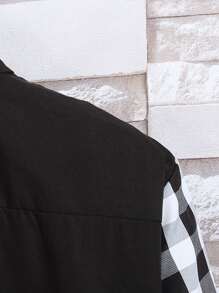 Manfinity Hombres 1 pieza Camisa con estampado de guingán con botón delantero - Blanco y Negro - Ver 4