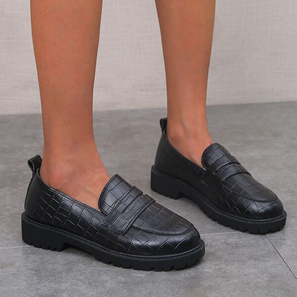 

Crocodile Embossed Flat Loafers, Black