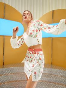 MAPI Floral Print Surplice Neck Lantern Sleeve Crop Top - White - View 5