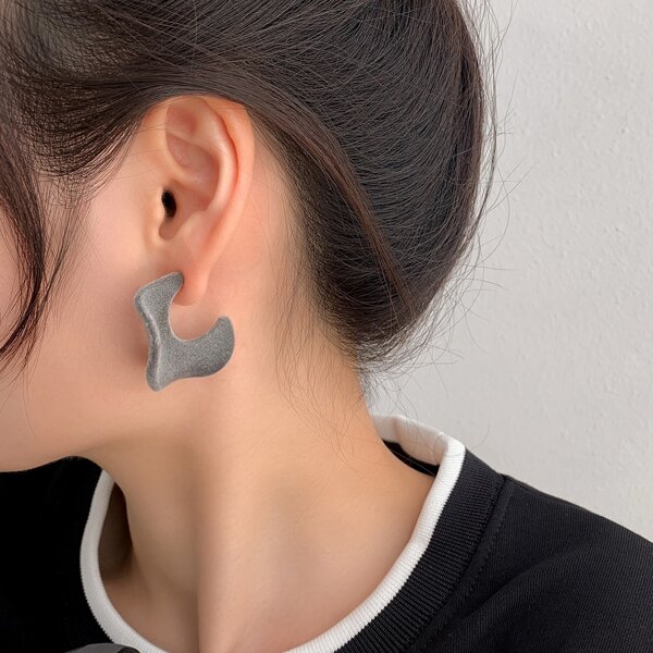 

Solid Geometric Earrings, Grey
