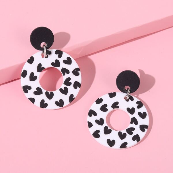 

Heart Detail Round Earrings, Black and white