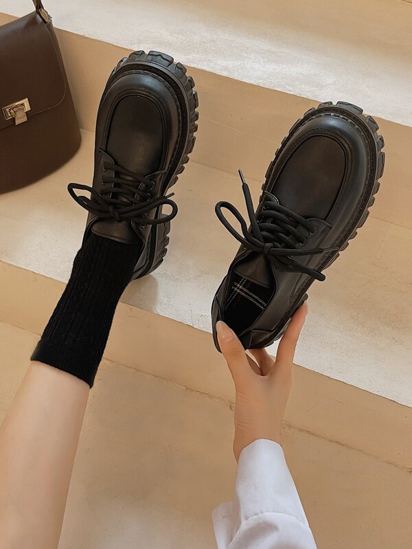 Mujer Zapatos minimalista con cordón delantero negro de charol, Oxford