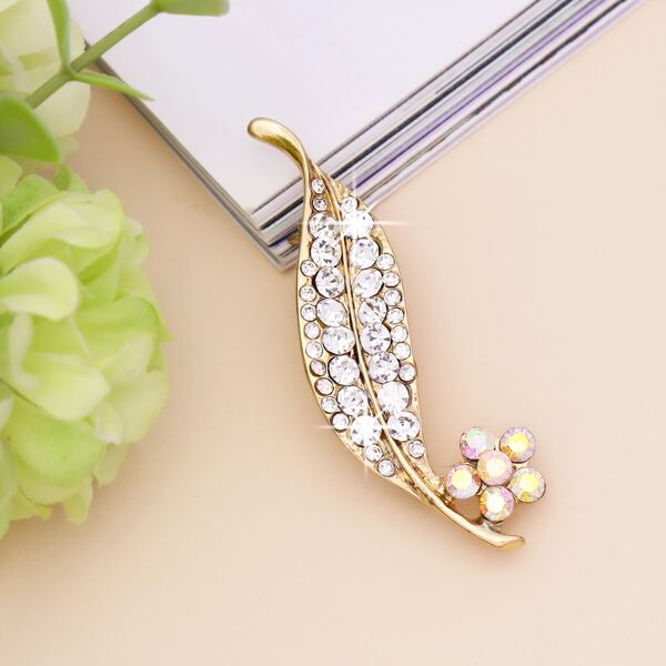 

Rhinestone Leaf Brooch, Gold