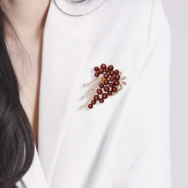 

Rhinestone & Bead Decor Brooch, Coffee brown
