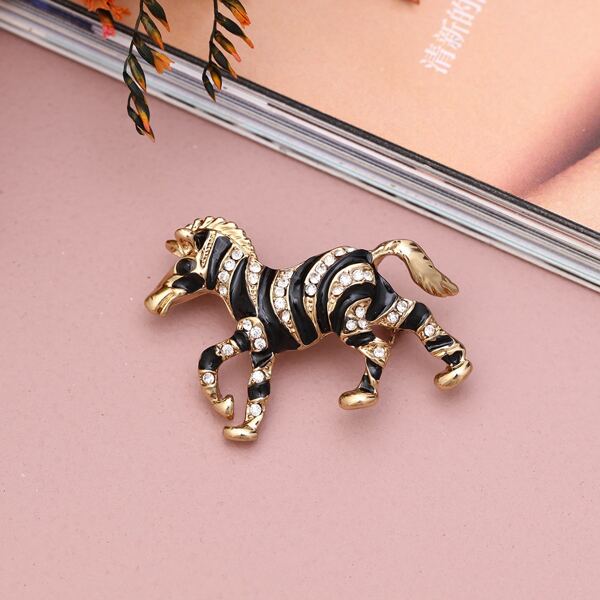 

Rhinestone Decor Zebra Brooch, Multicolor