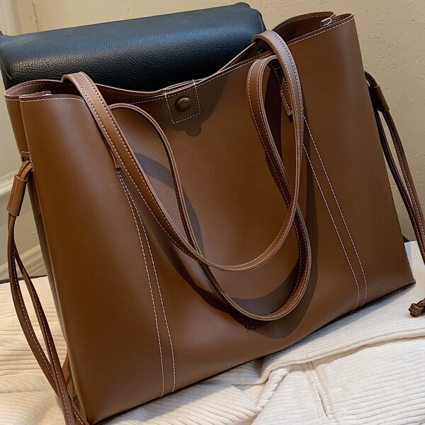 

Minimalist Tote Bag With Inner Pouch, Brown