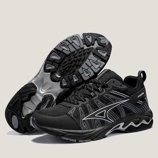 

Men Graphic Lace-up Front Sneakers, Black